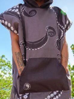 Takoyaki Poncho -T&C Surf Clothing 3059TakoyakiBlackLIFE2 341259