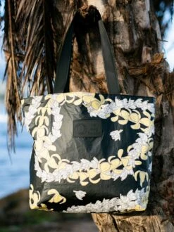 T&C Surf X Aloha Collection Sketched Multi Lei Day Tripper Bag -T&C Surf Clothing DayTripperLifeFront 505830