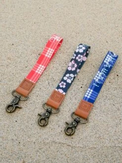 T&C Surf X Threads Wallet Sakura Wristlet -T&C Surf Clothing Palaka Red Wristlet2 820096